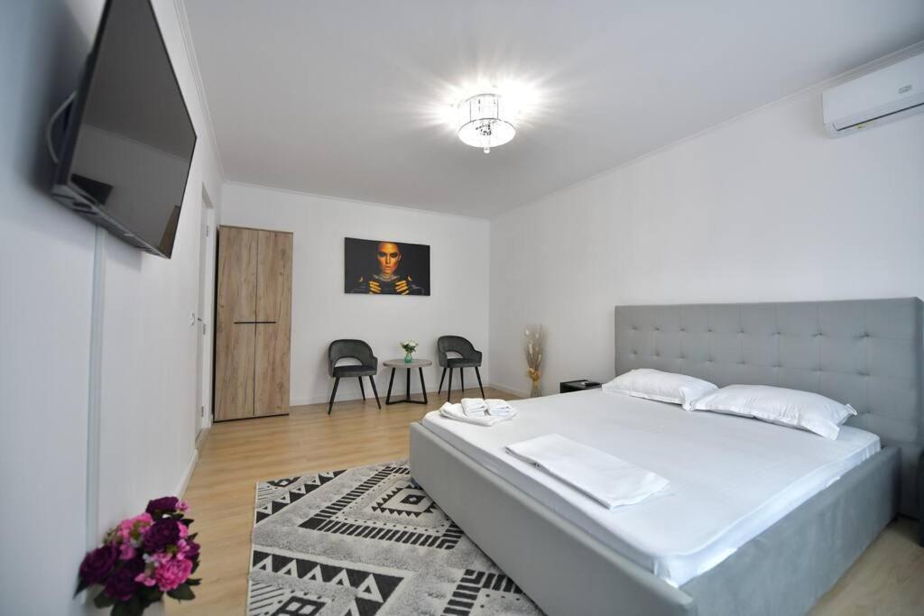 Luxury Studio / M Romancierilor Бухарест Экстерьер фото