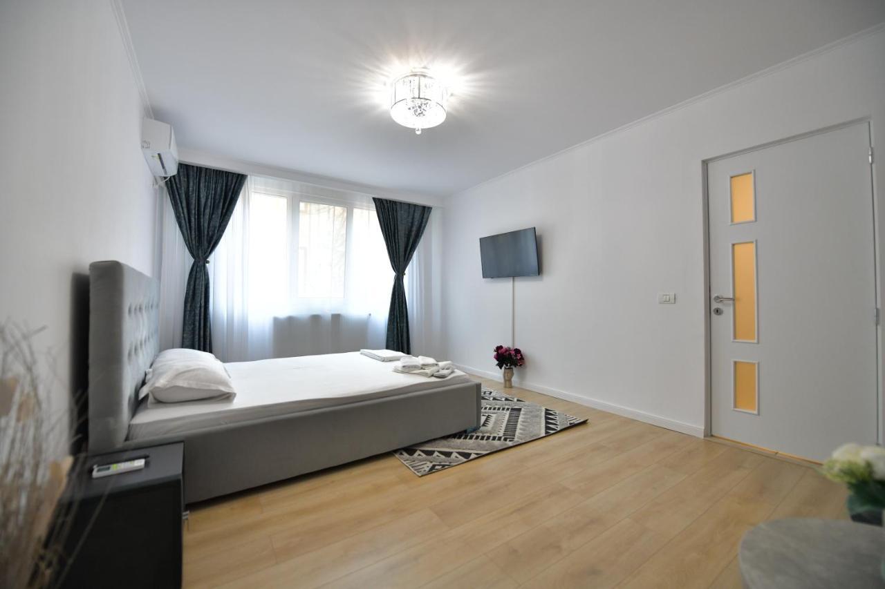 Luxury Studio / M Romancierilor Бухарест Экстерьер фото